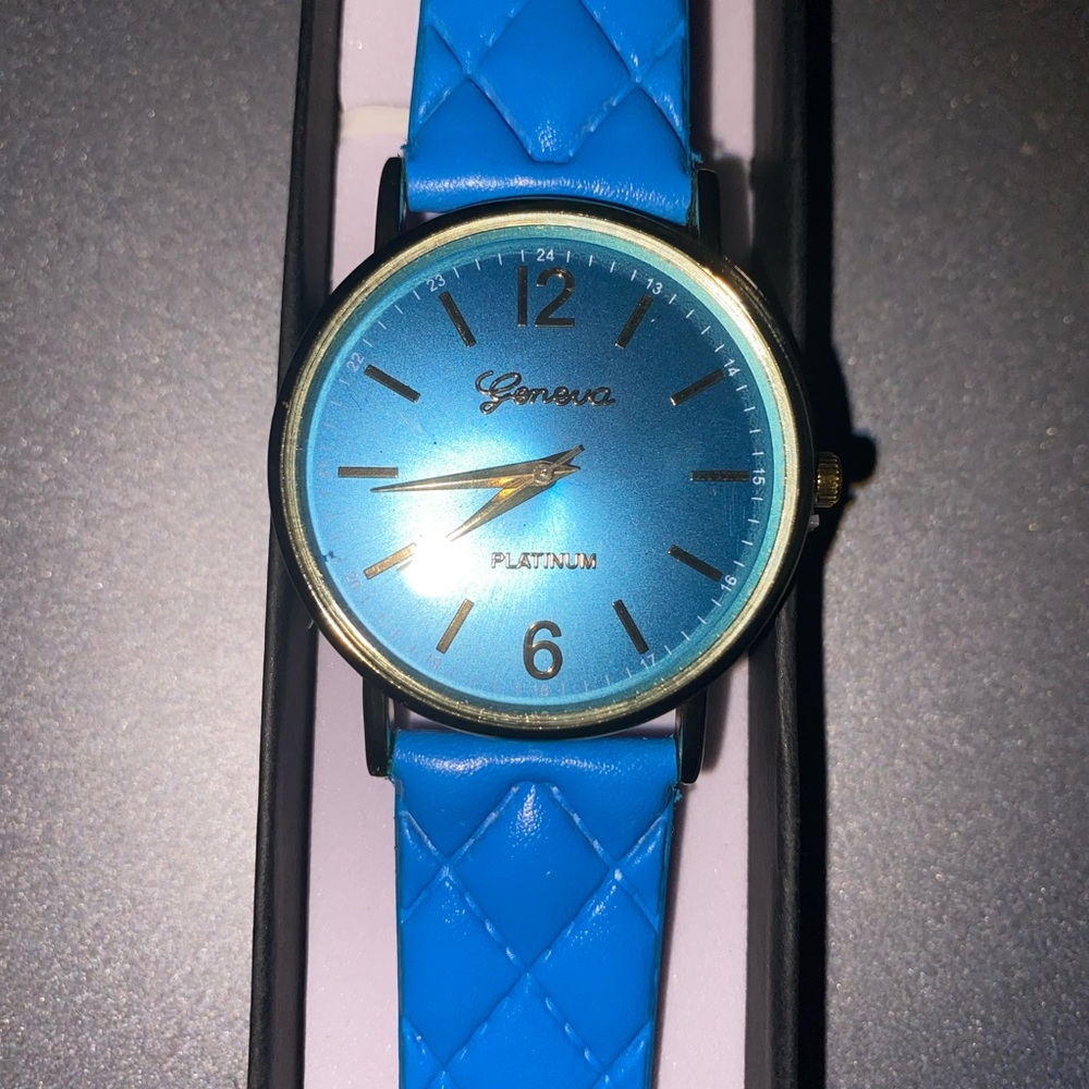 Watch - Picture 4 of 7
